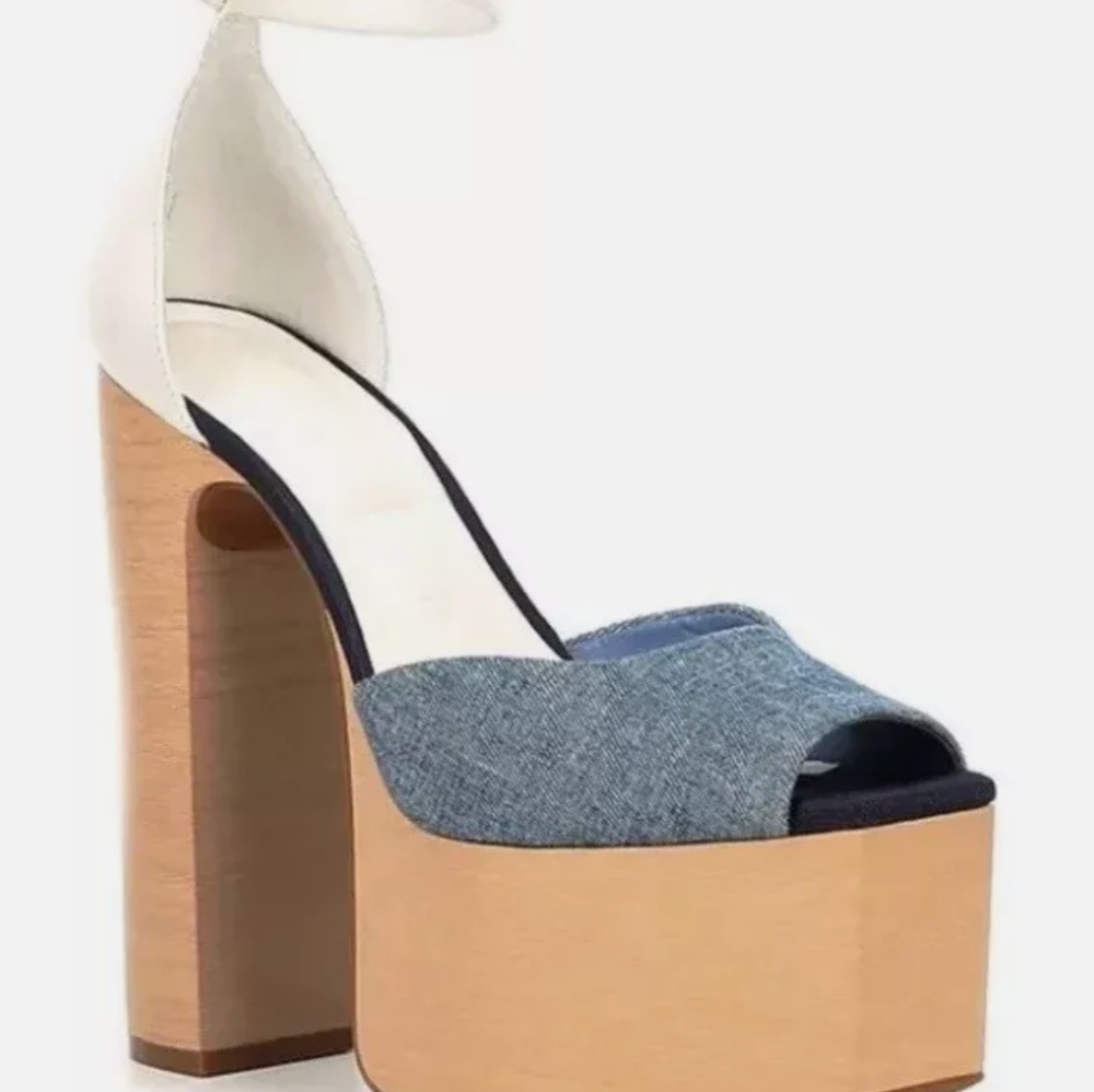 Gianni Bini Fenix Denim Peep Toe Woodgrain Platform Pumps